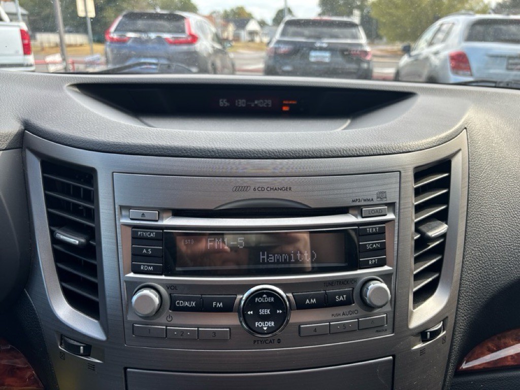 2011 Subaru Outback Image 15