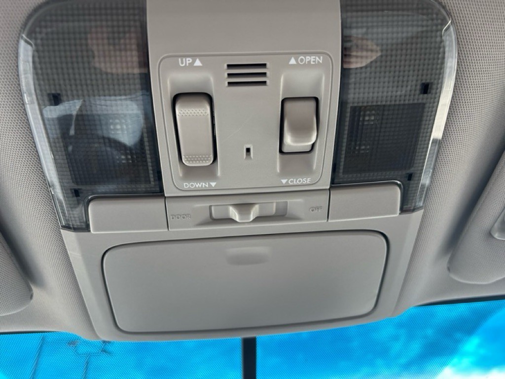 2011 Subaru Outback Image 17