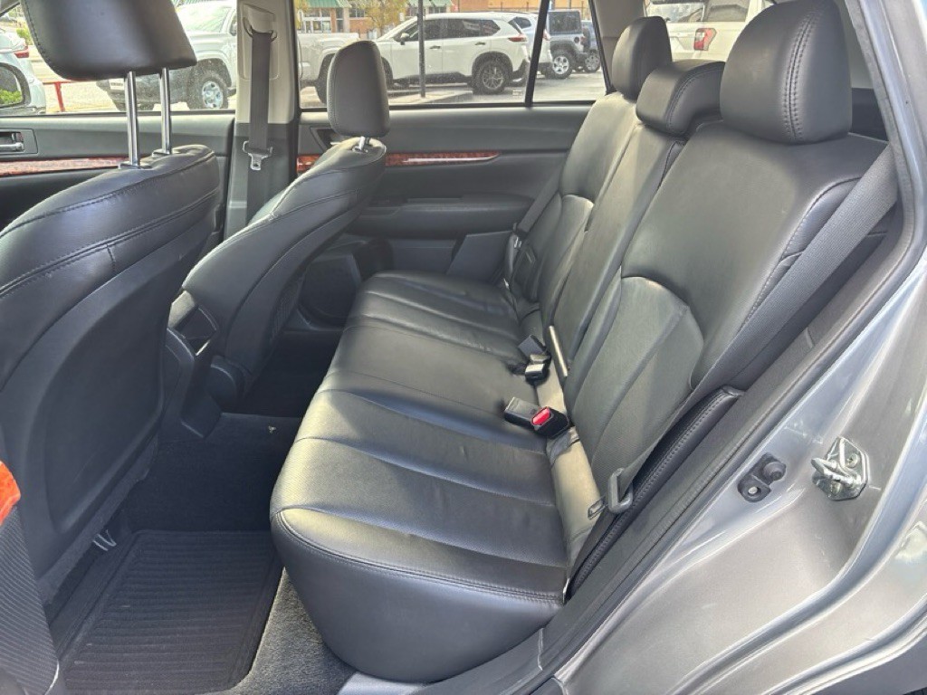 2011 Subaru Outback Image 19