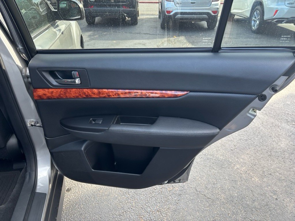 2011 Subaru Outback Image 23
