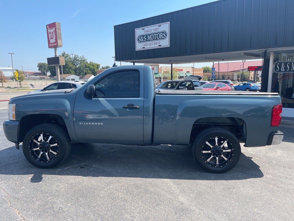 2010 Chevrolet Silverado 1500 Image 2