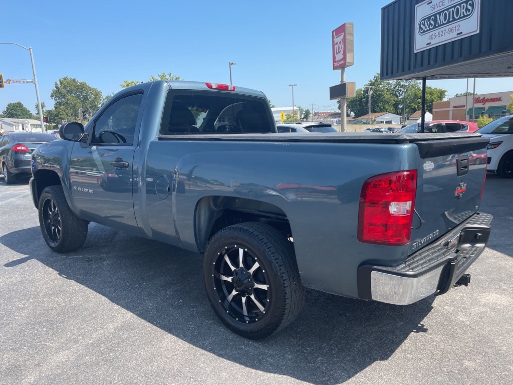 2010 Chevrolet Silverado 1500 Image 3