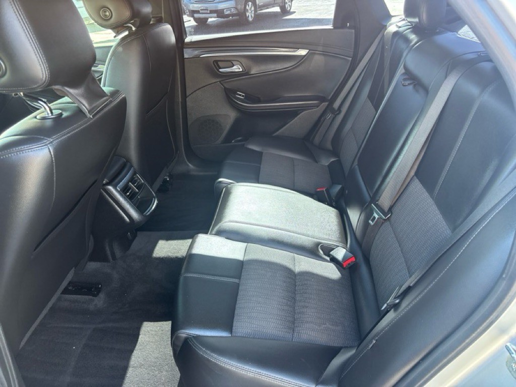 2016 Chevrolet Impala Image 19
