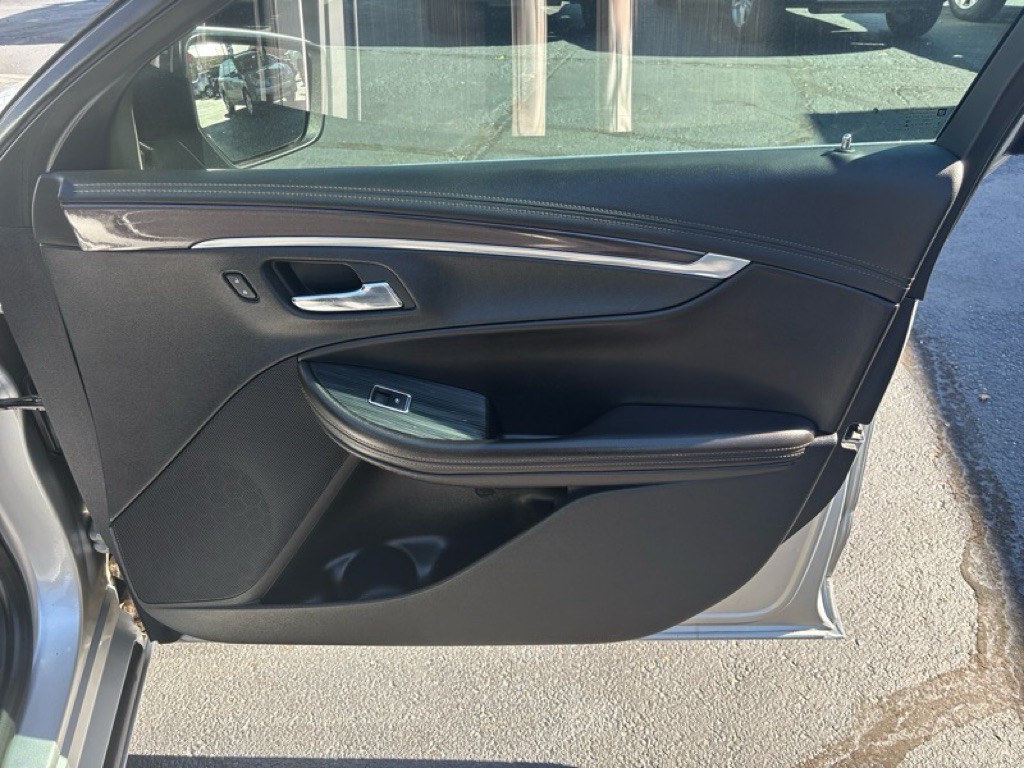 2016 Chevrolet Impala Image 24