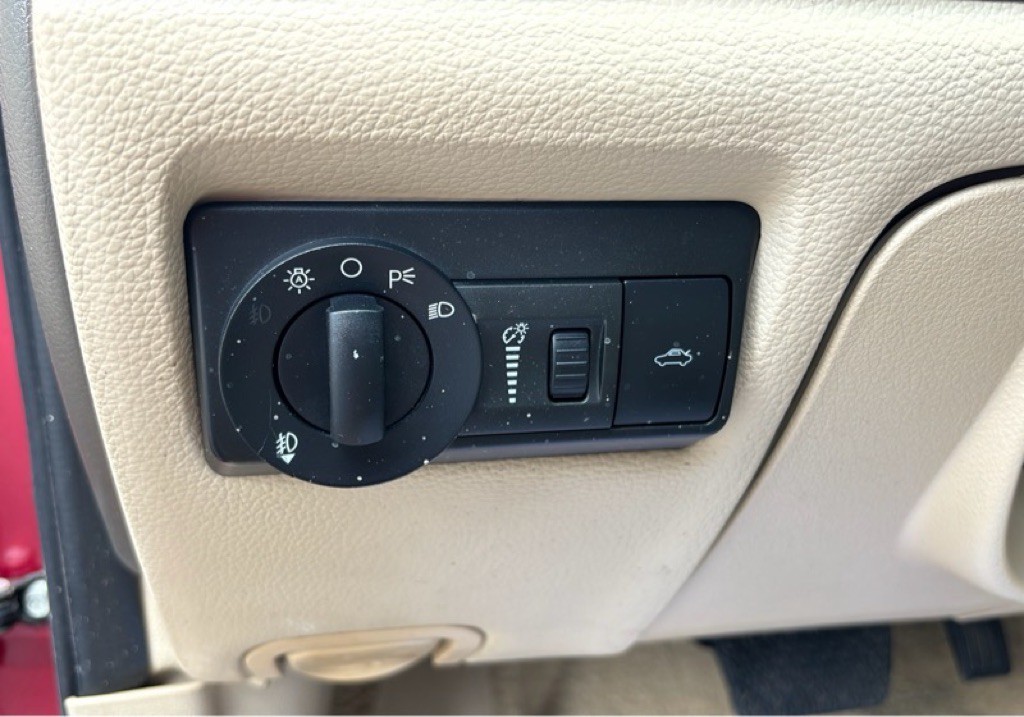 2008 Mercury Milan Image 10