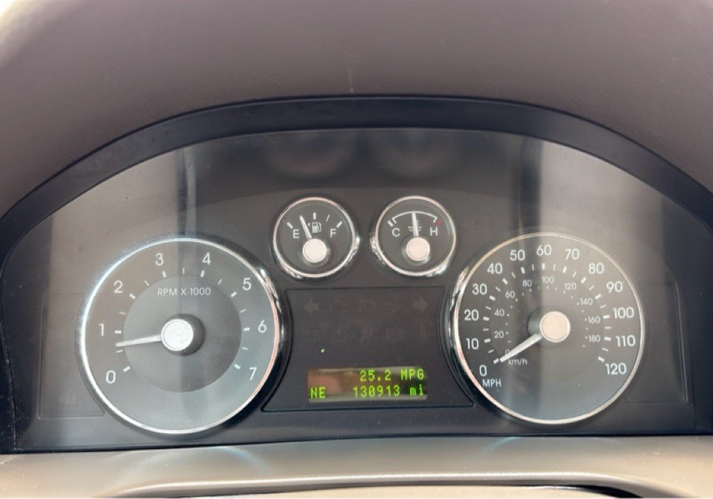 2008 Mercury Milan Image 11