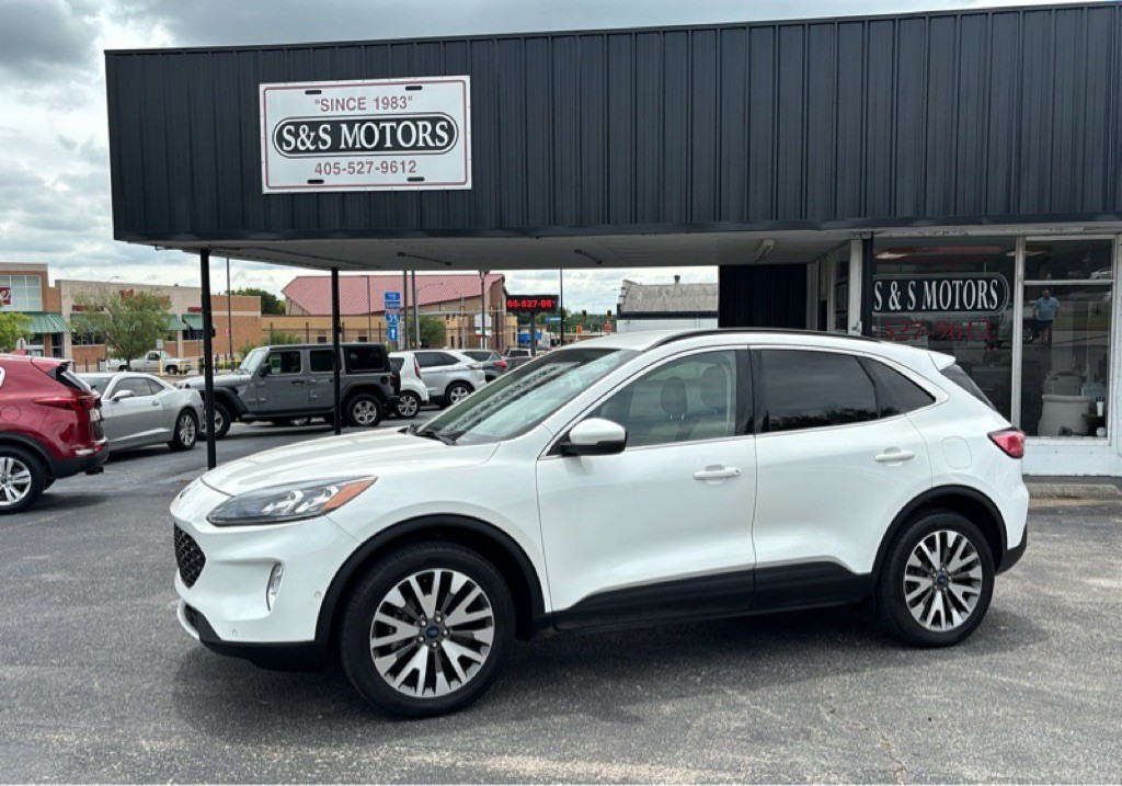 2020 Ford Escape Image 1