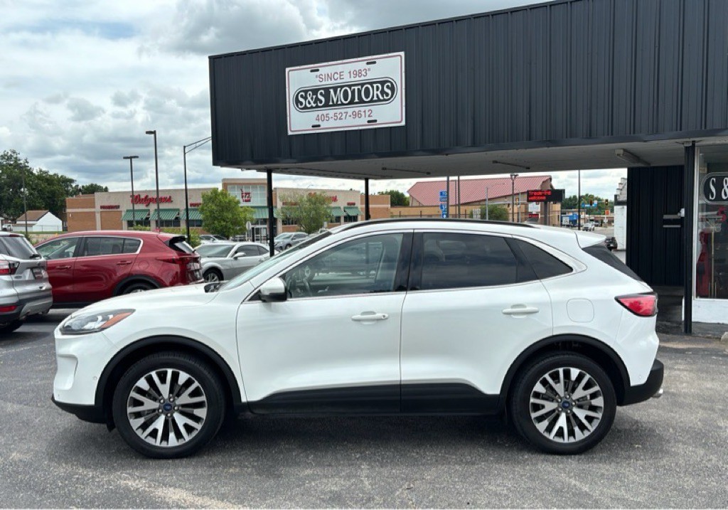 2020 Ford Escape Image 2