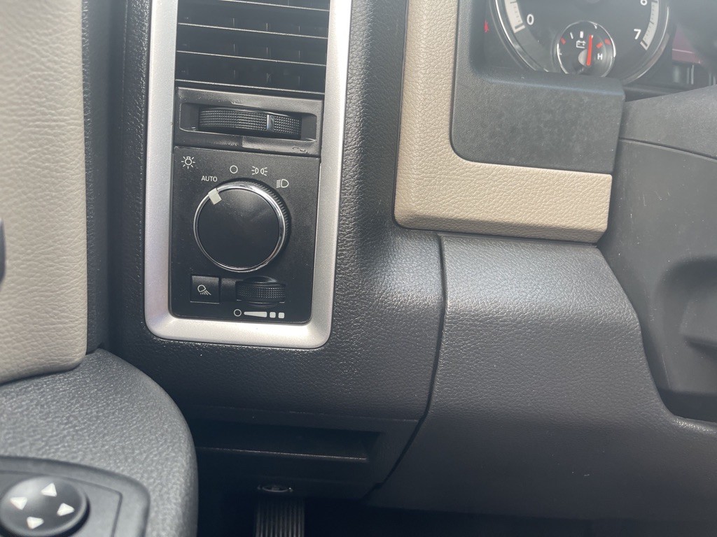 2012 Dodge Ram 1500 Image 12