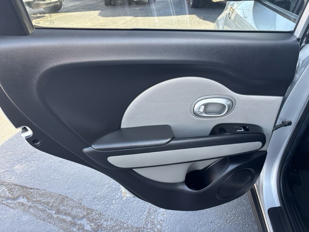 2017 Kia Soul Image 18