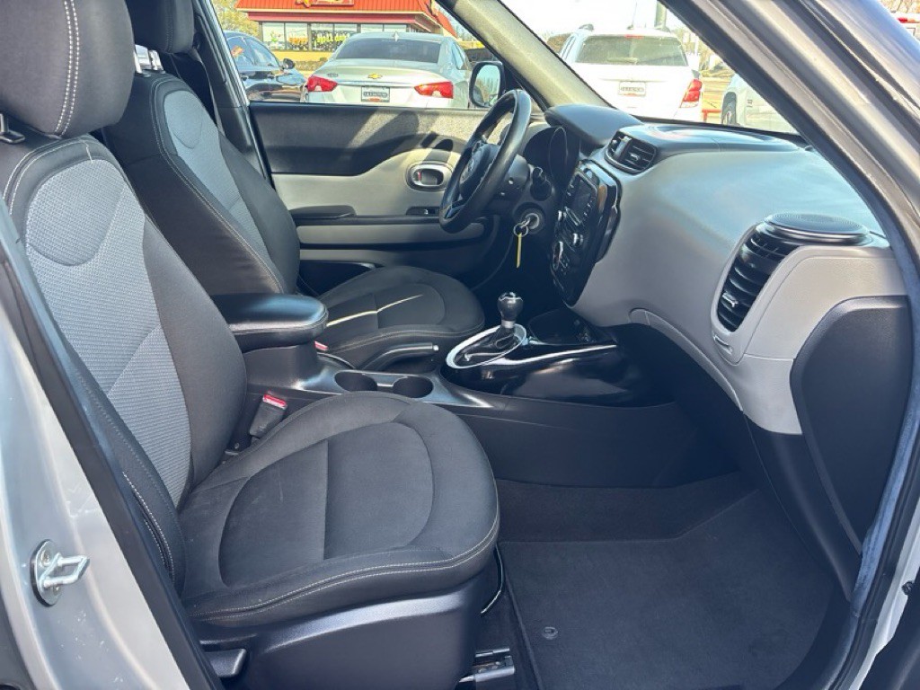 2017 Kia Soul Image 22