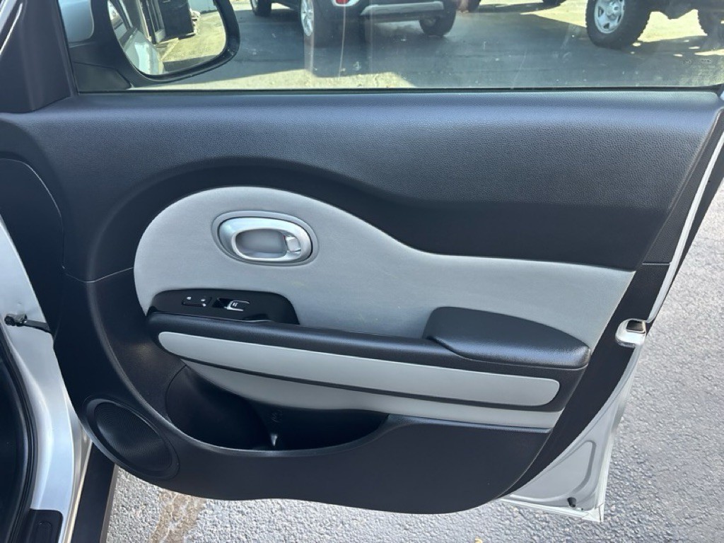 2017 Kia Soul Image 23