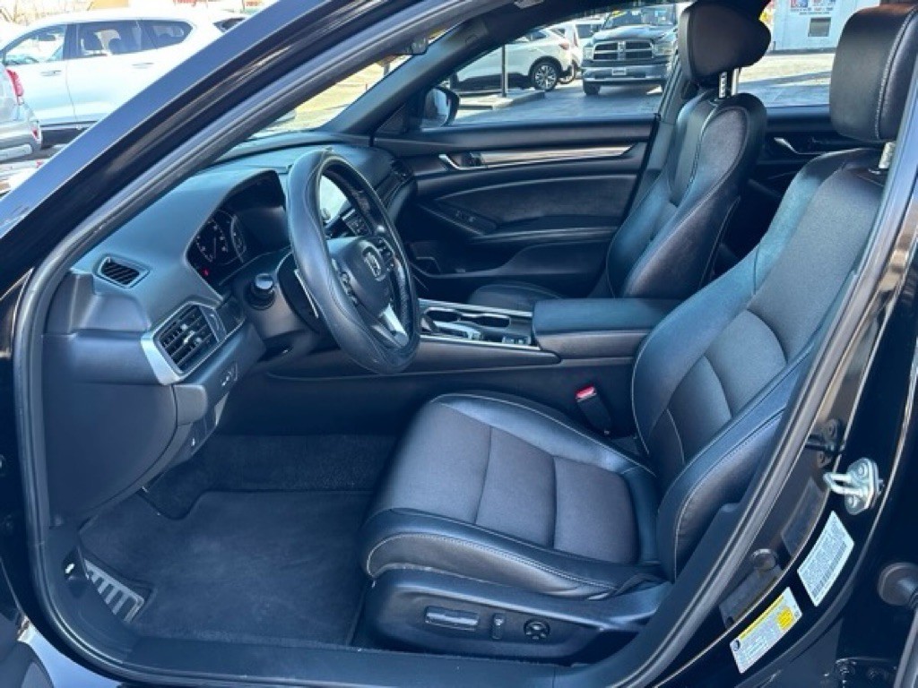 2020 Honda Accord Image 9