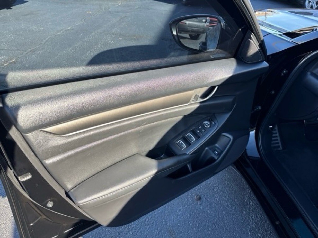 2020 Honda Accord Image 17
