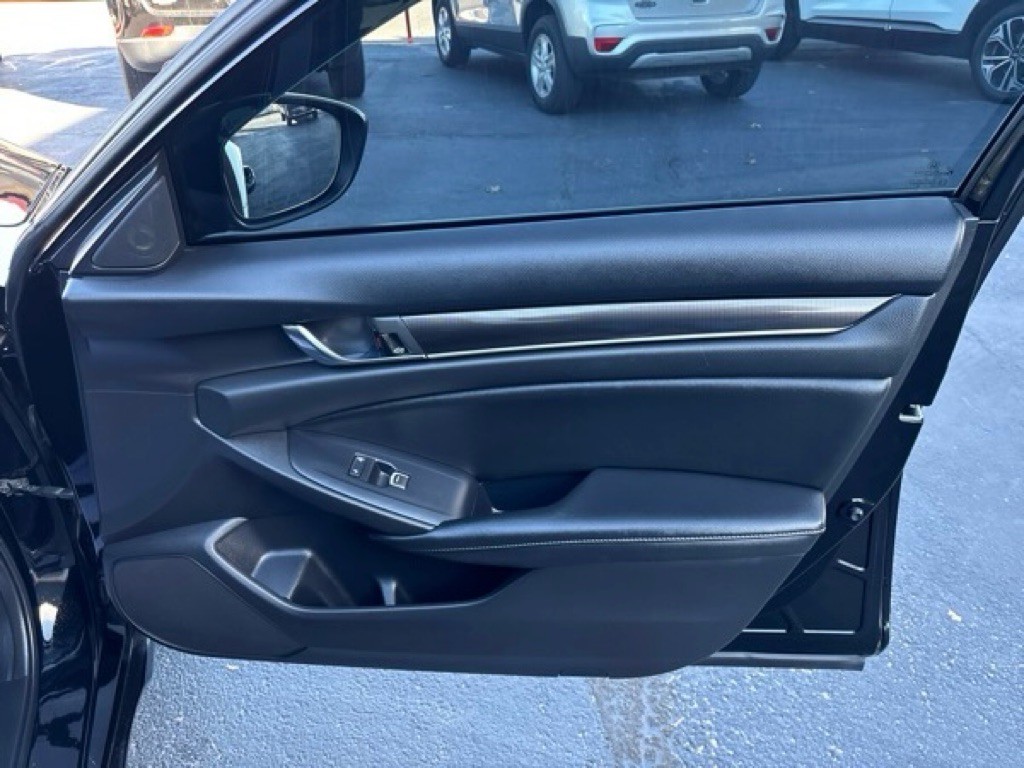 2020 Honda Accord Image 23