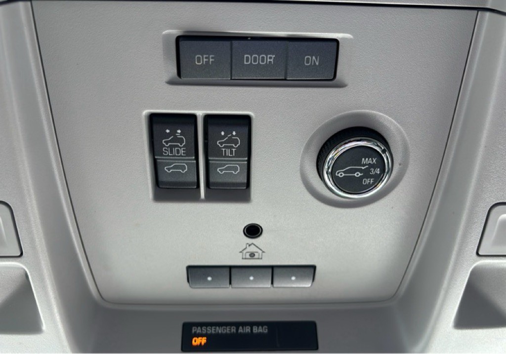 2018 Chevrolet Tahoe Image 17