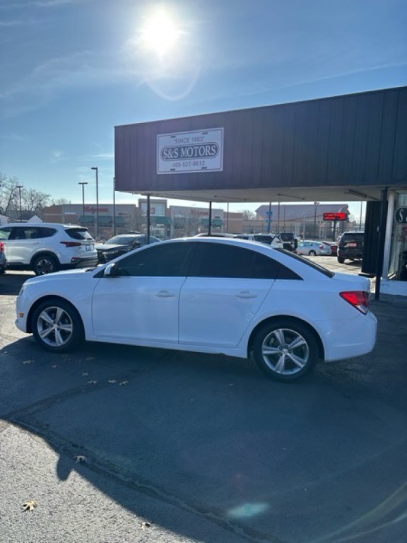 2013 Chevrolet Cruze Image 3