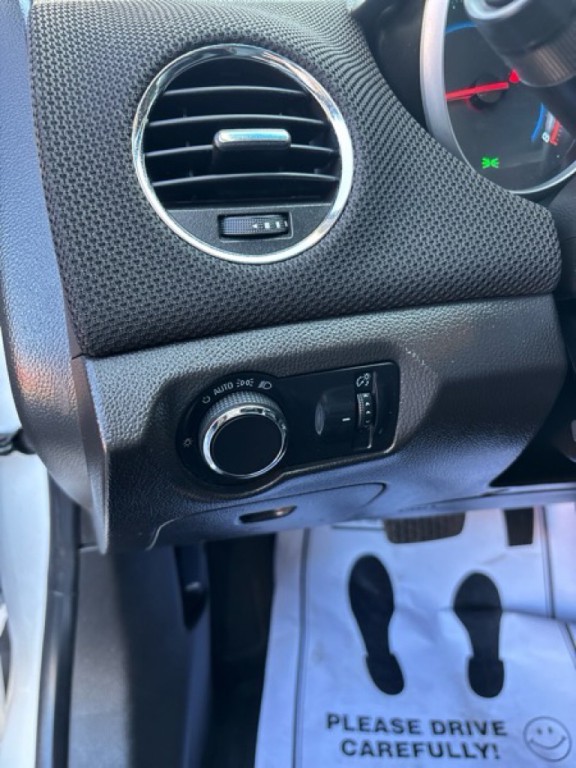 2013 Chevrolet Cruze Image 10