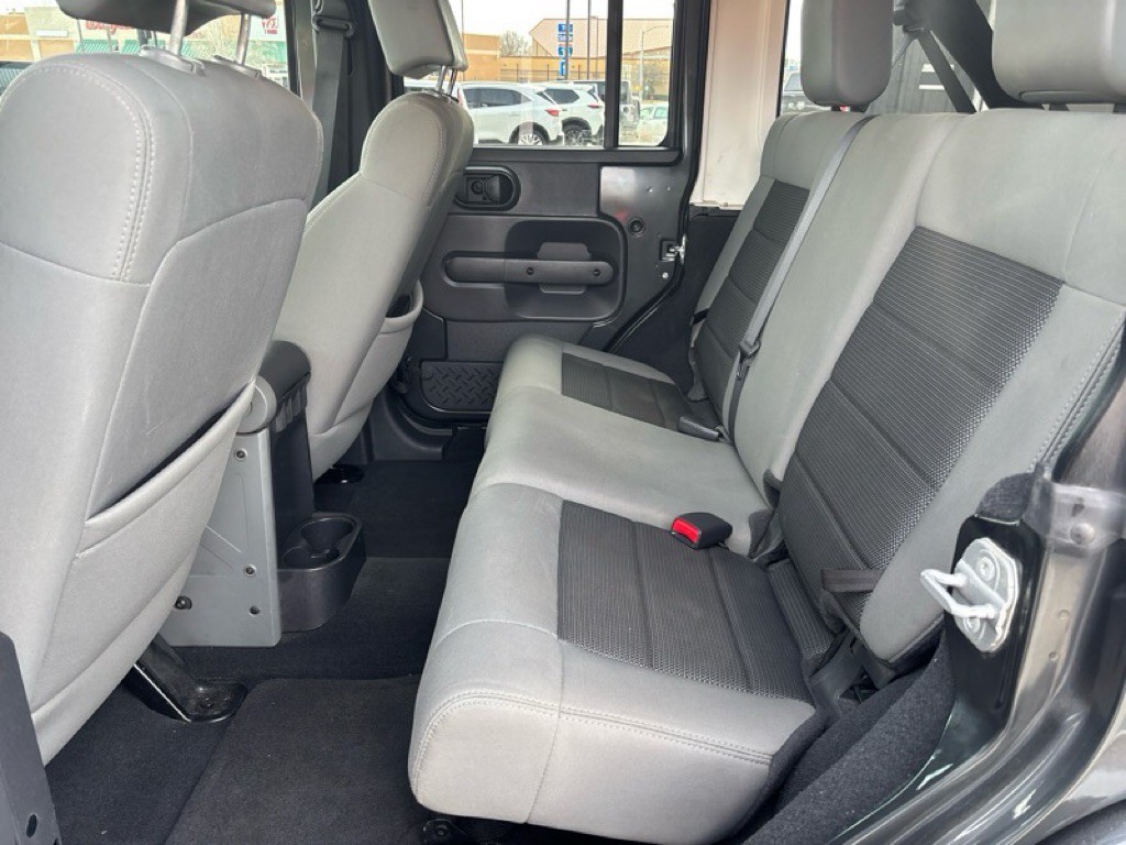 2010 Jeep Wrangler Unlimited Image 13