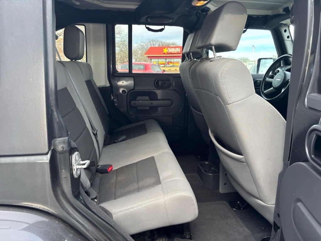 2010 Jeep Wrangler Unlimited Image 16