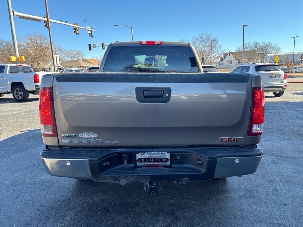 2011 GMC Sierra Image 4