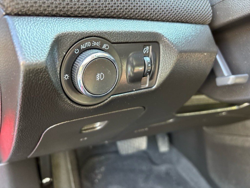 2015 Chevrolet Cruze Image 10