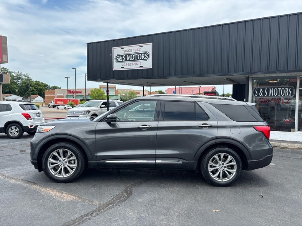 2020 Ford Explorer Image 2