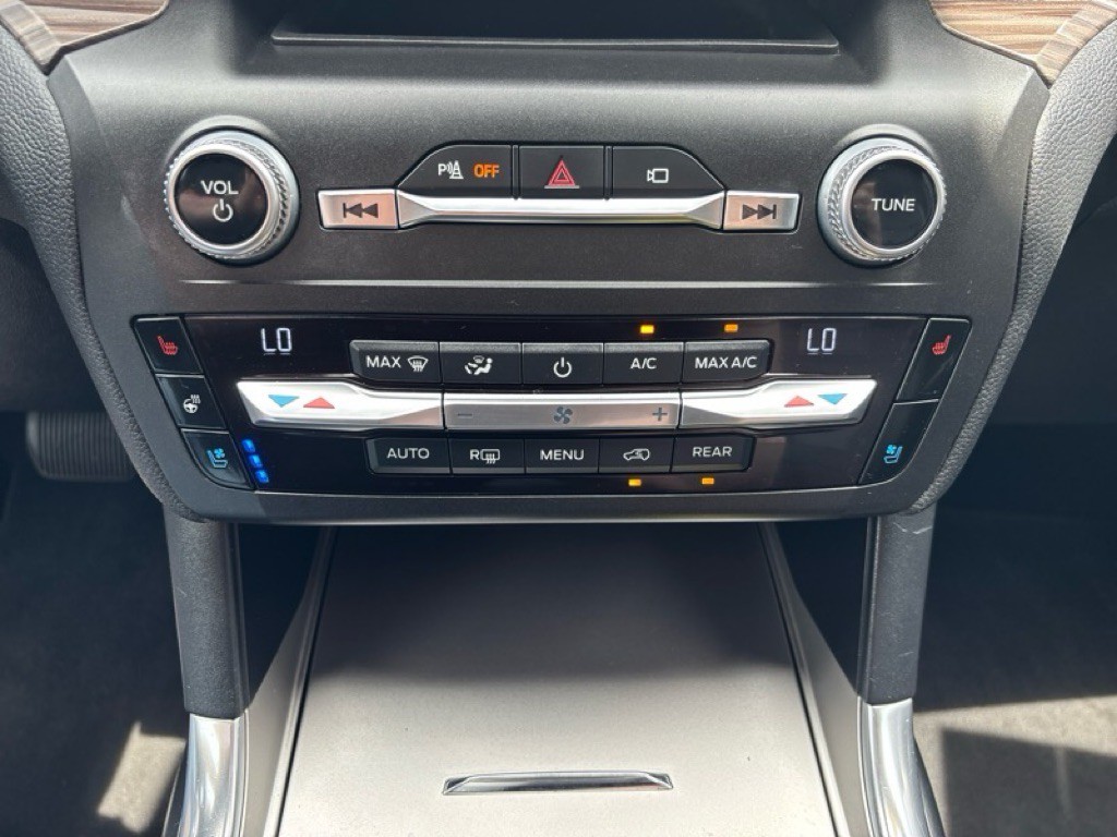 2020 Ford Explorer Image 16
