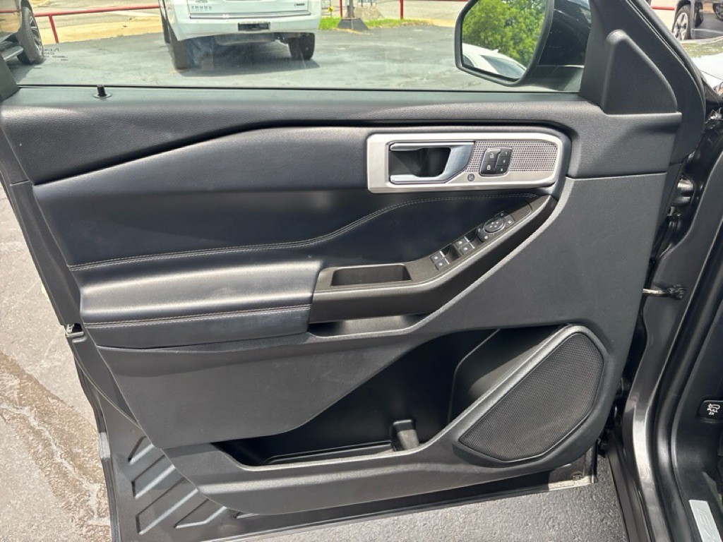 2020 Ford Explorer Image 17