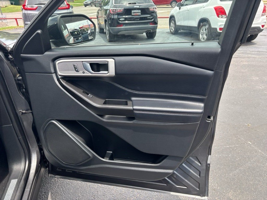 2020 Ford Explorer Image 24
