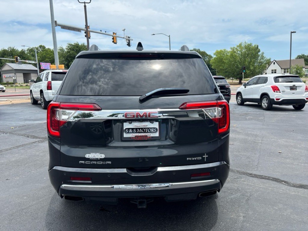 2022 GMC Acadia Image 4