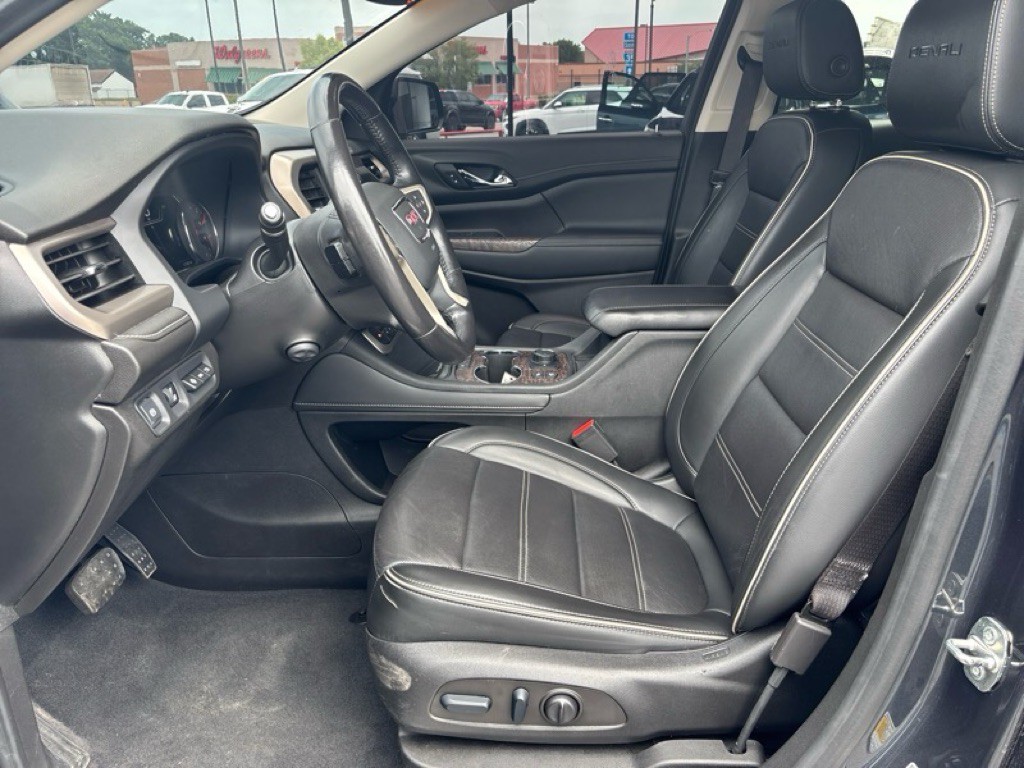 2022 GMC Acadia Image 9