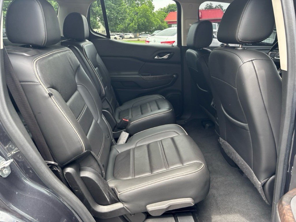 2022 GMC Acadia Image 22