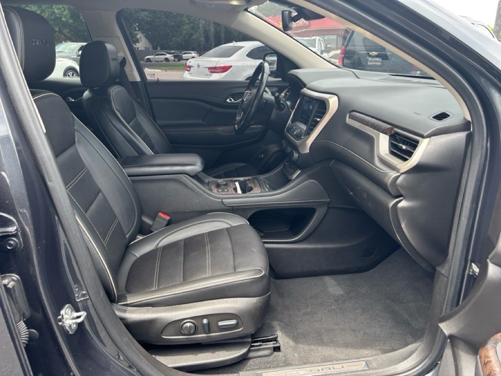 2022 GMC Acadia Image 24