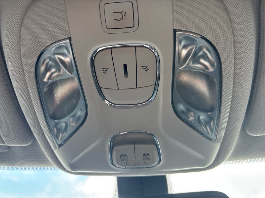 2018 Jeep Compass Image 16