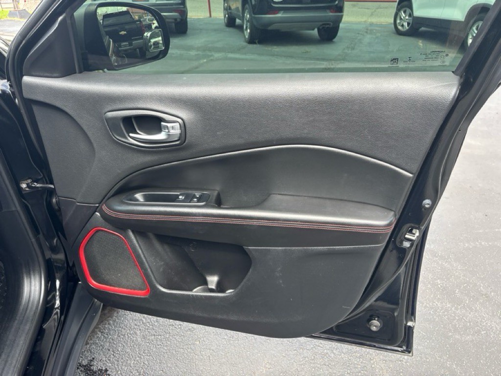 2018 Jeep Compass Image 25