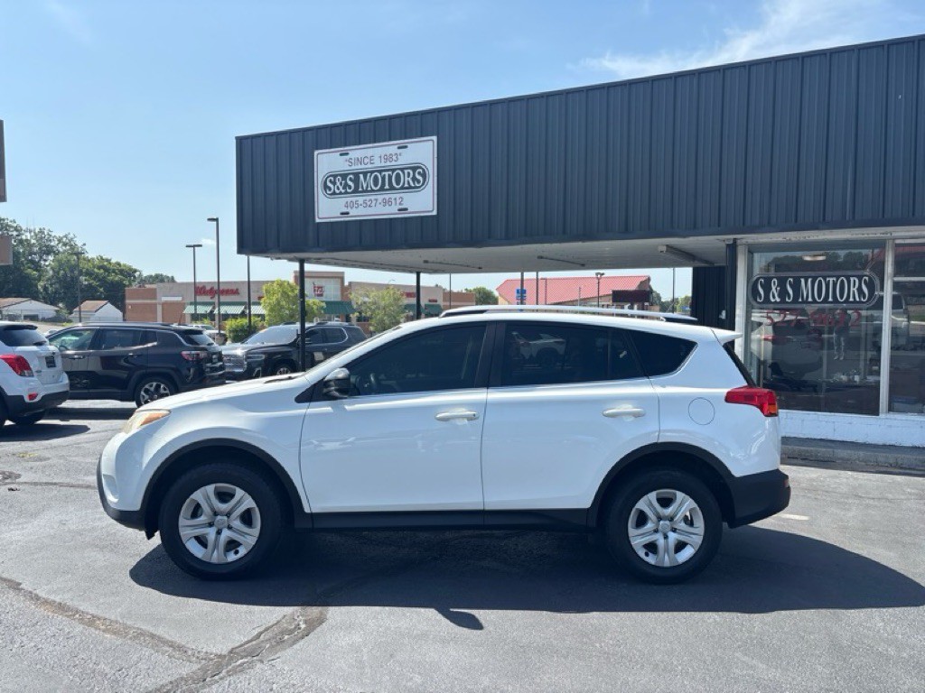 2015 Toyota Rav4 Image 2