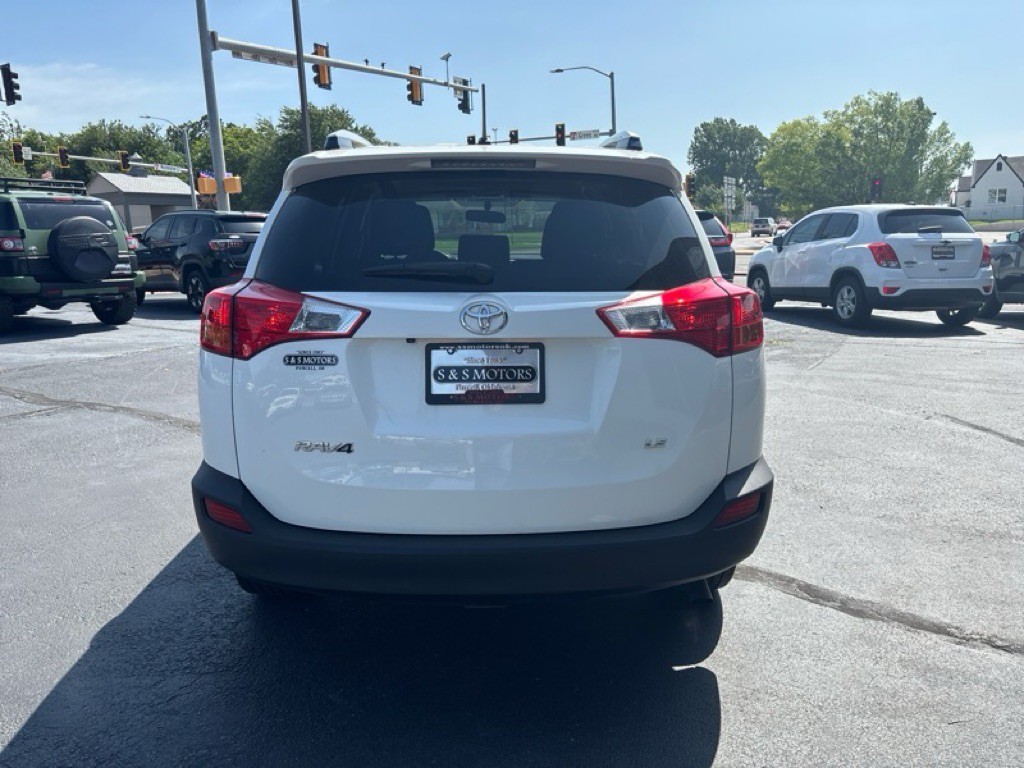 2015 Toyota Rav4 Image 4