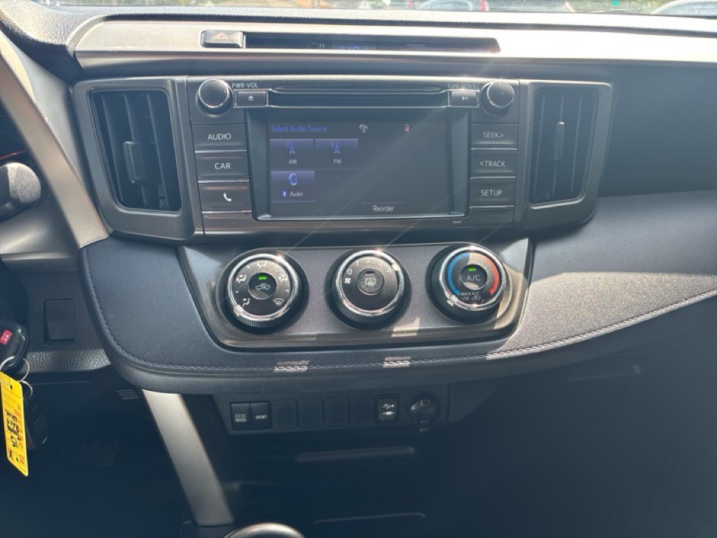 2015 Toyota Rav4 Image 14