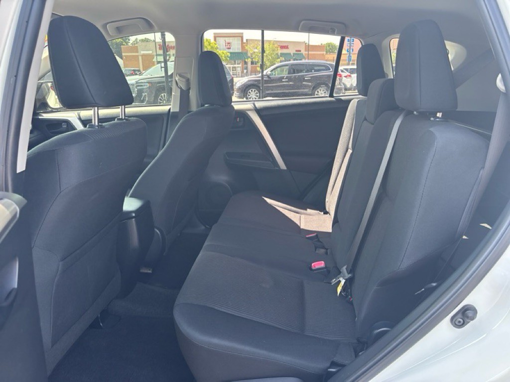 2015 Toyota Rav4 Image 17
