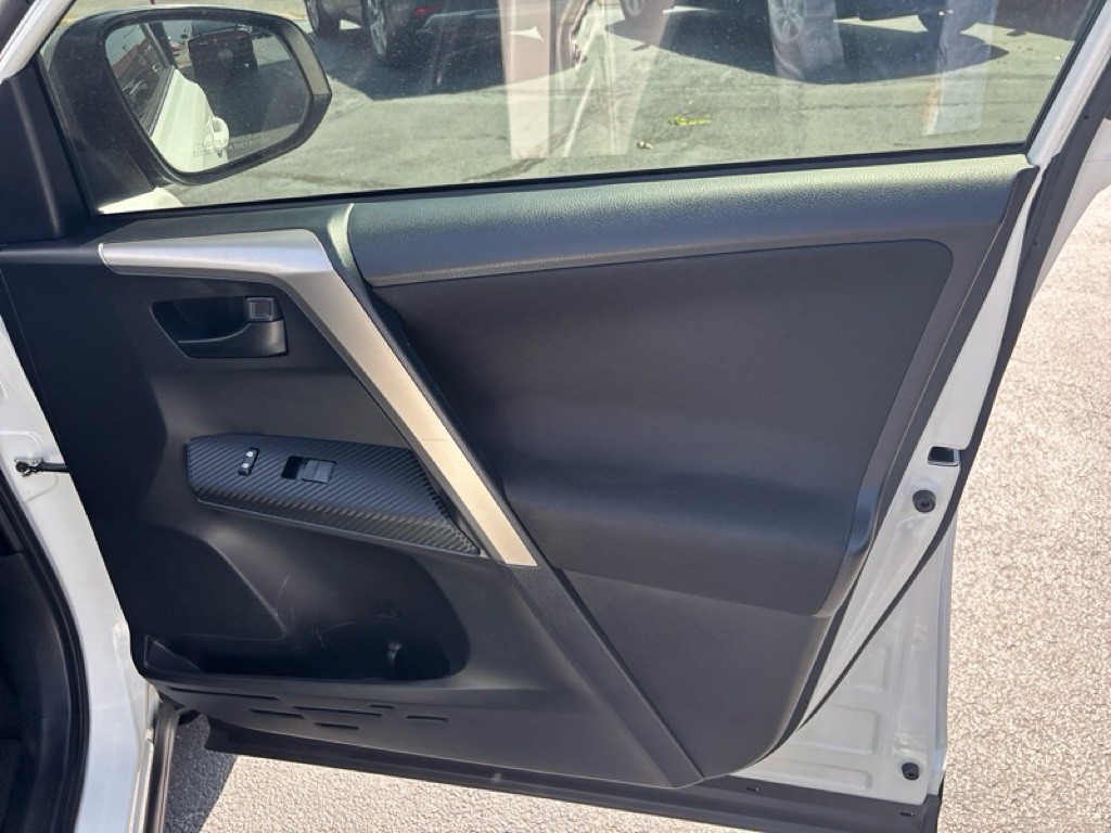 2015 Toyota Rav4 Image 23