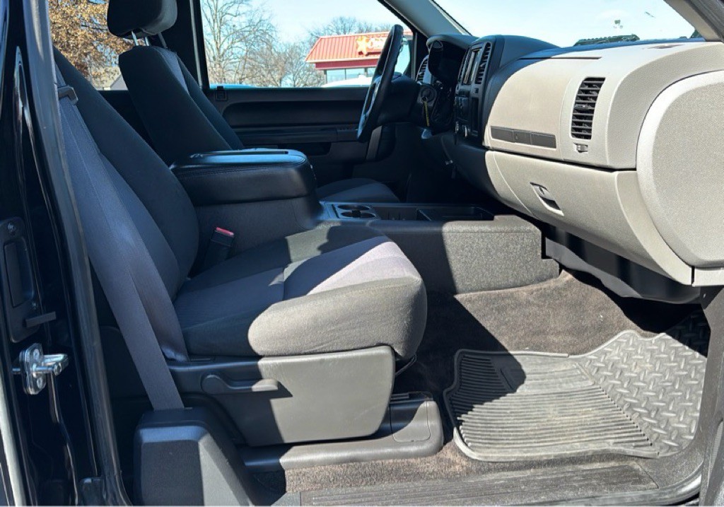2011 Chevrolet Silverado 1500 Image 17