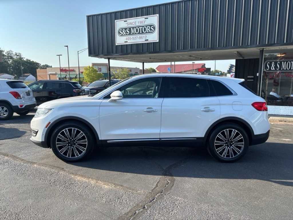 2017 Lincoln MKX Image 2