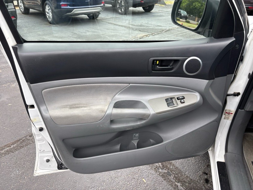 2006 Toyota Tacoma Image 14