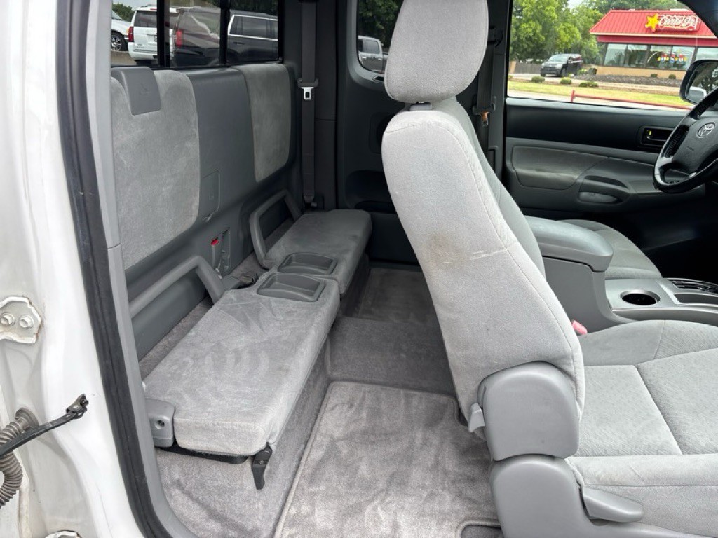 2006 Toyota Tacoma Image 17