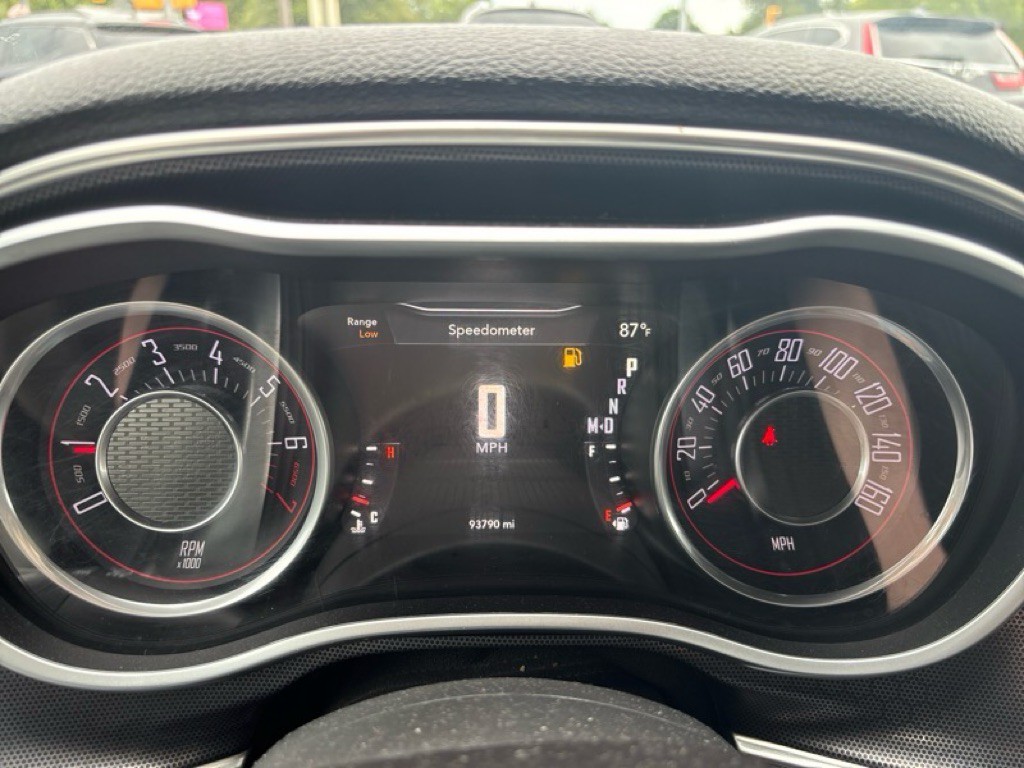 2015 Dodge Challenger Image 11