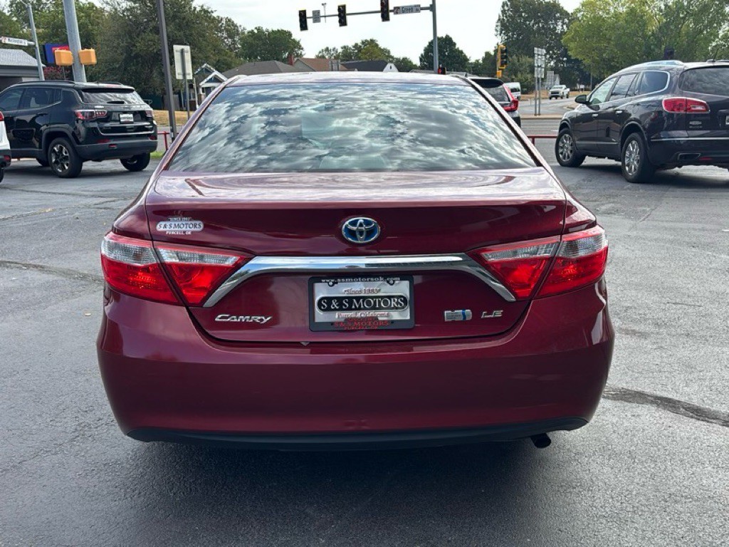 2017 Toyota Camry Image 4