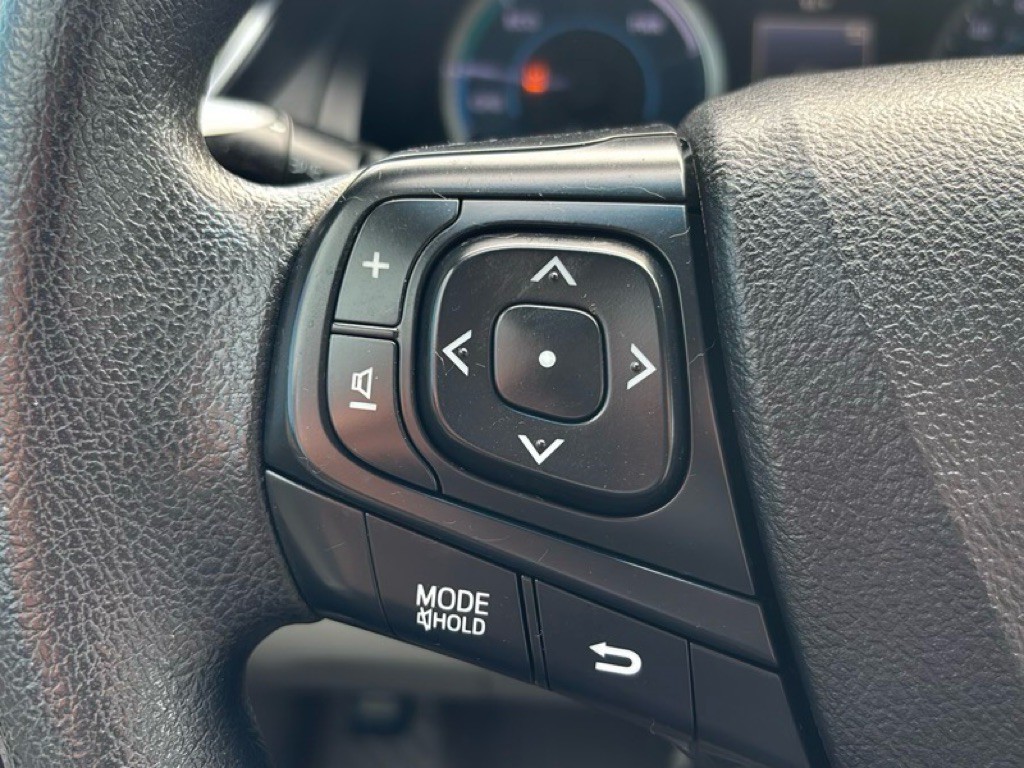 2017 Toyota Camry Image 13