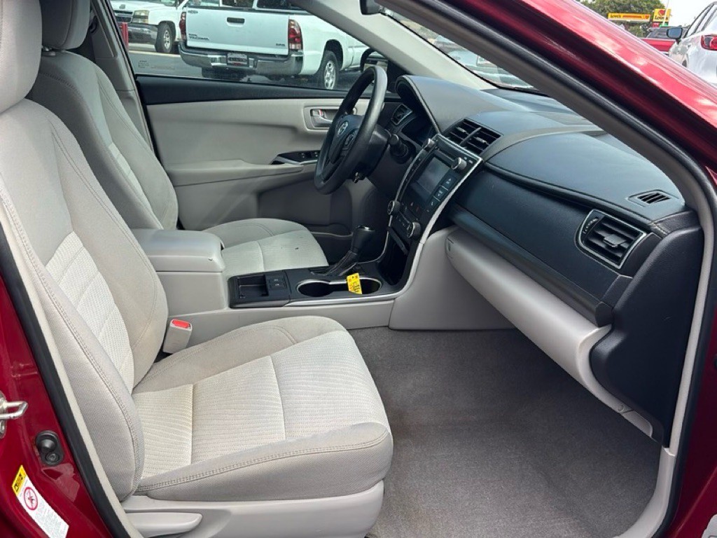 2017 Toyota Camry Image 23