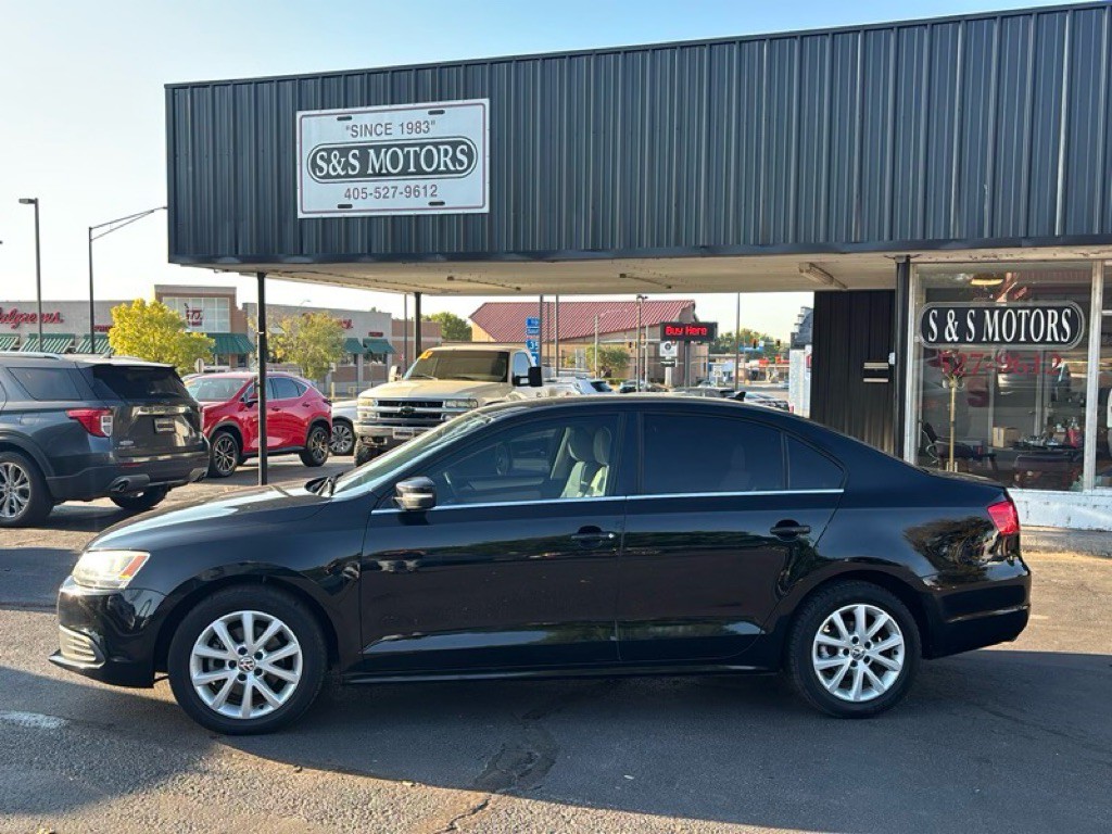 2013 Volkswagen Jetta Image 2